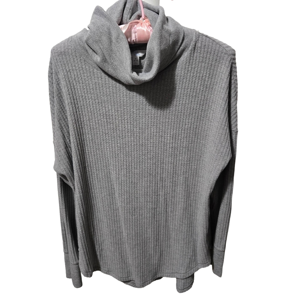 Gray Women's Turtleneck Sweater, Size Medium